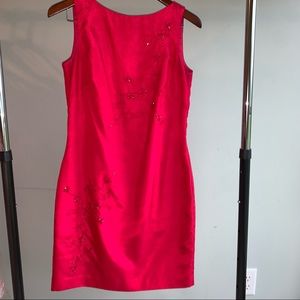Raspberry shift dress with embroidery
